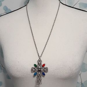 Vintage Avon Silver Textured Cross Pendant Necklace 🔔